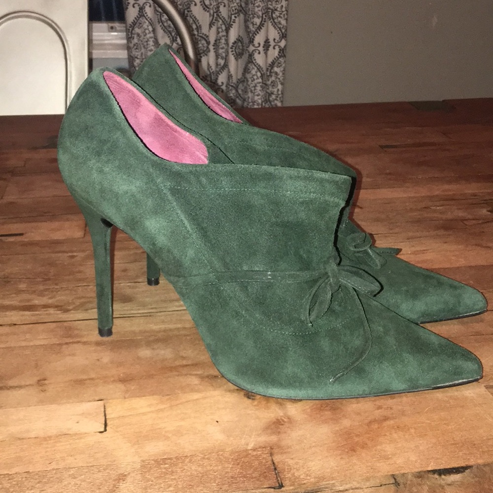 Stuart Weitzman Green Suede Heels